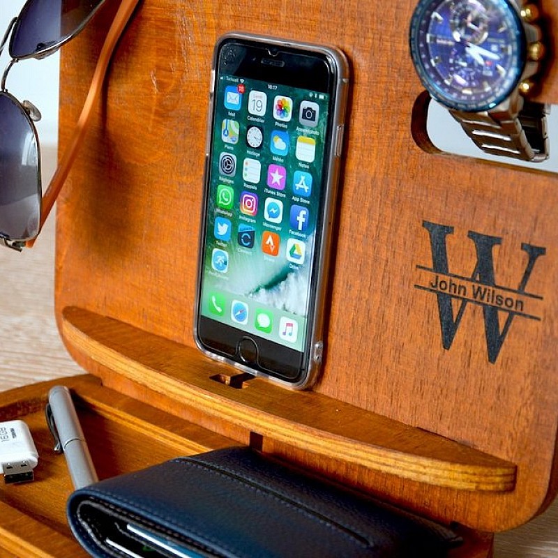 Kişiye Özel - Ahşap Wilson Aksesuar Standı