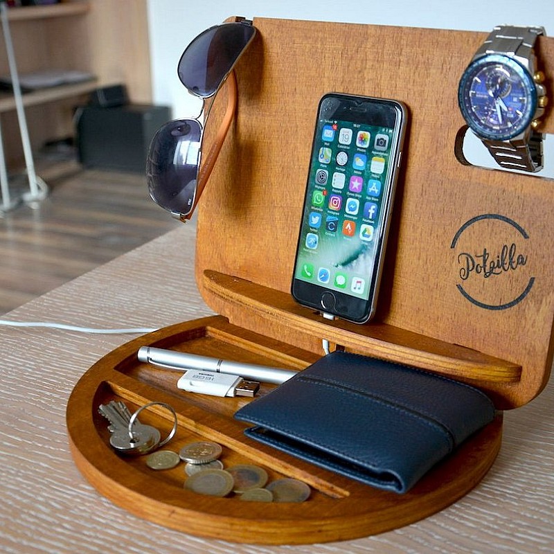 Kişiye Özel - Ahşap Wilson Aksesuar Standı