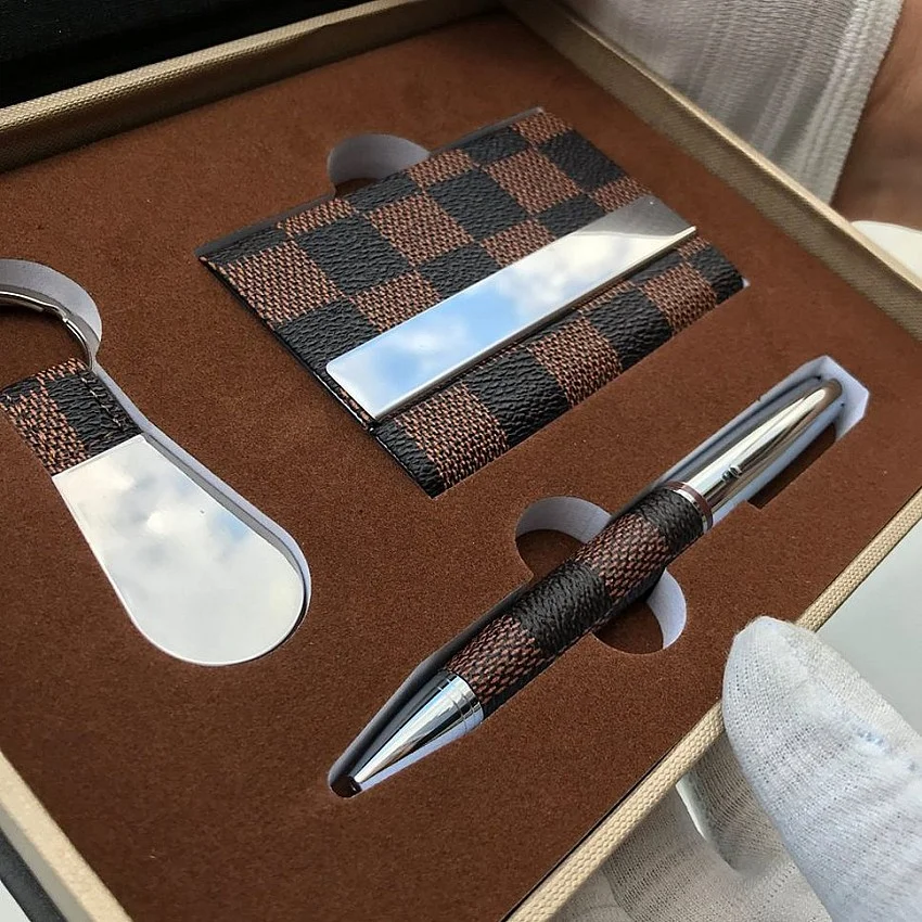 Kişiye Özel - Metal Çelik Kasa Set Kartvizitlik Kalem Anahtarlık Kişiye Özel - Metal Çelik Kasa Set Kartvizitlik Kalem Anahtarlık