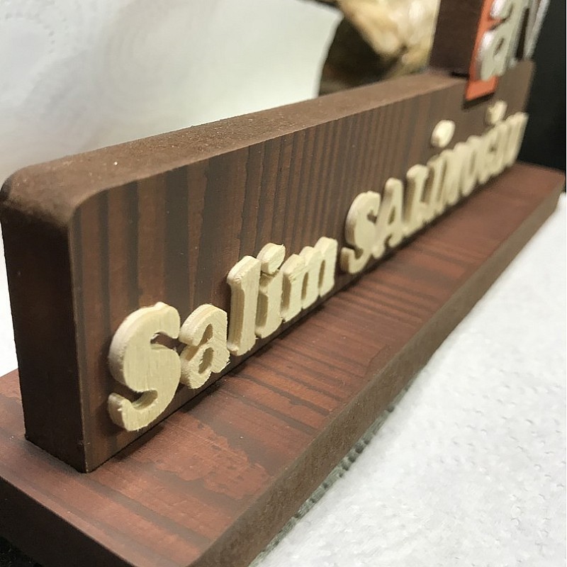 Kişiye Özel - Ahşap El İşçilikli Masa İsimliği Klasik Tasarım