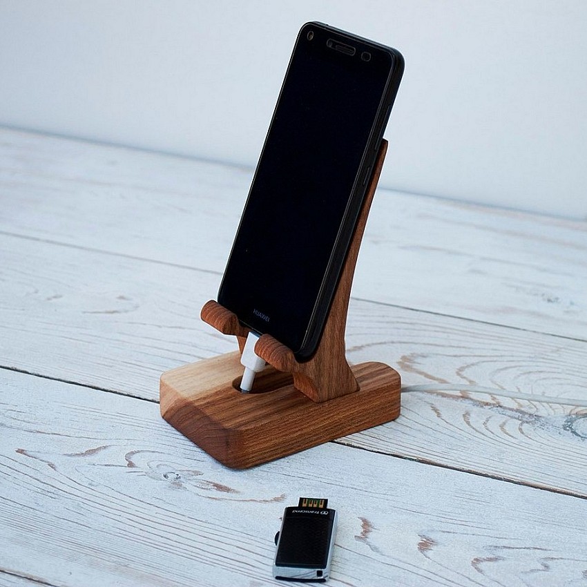 Kişiye Özel - Ahşap Masaüstü Telefon Standı