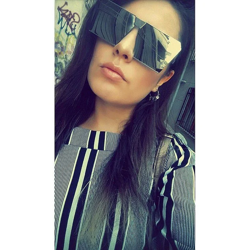 Tunçkol Gözlük - Güneş Gözlüğü Peekaboo Siyah Cam Silver Çerçeve Unisex Tunçkol Gözlük - Güneş Gözlüğü Peekaboo Siyah Cam Silver Çerçeve Unisex