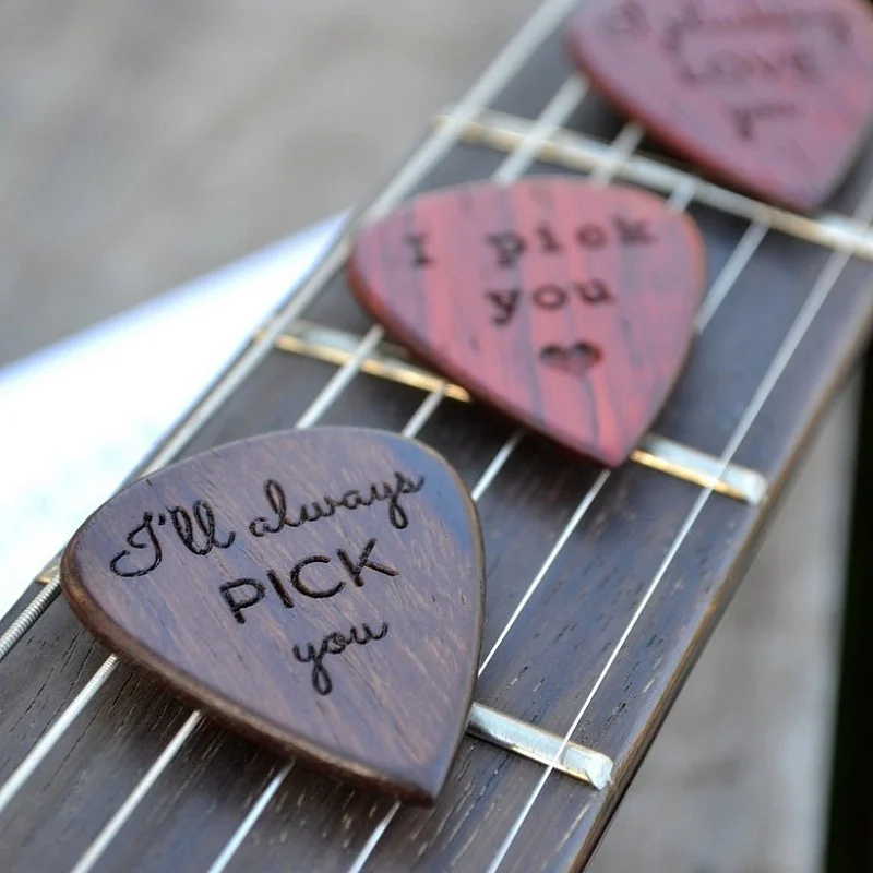 Kişiye Özel - Ahşap Gitar Penası