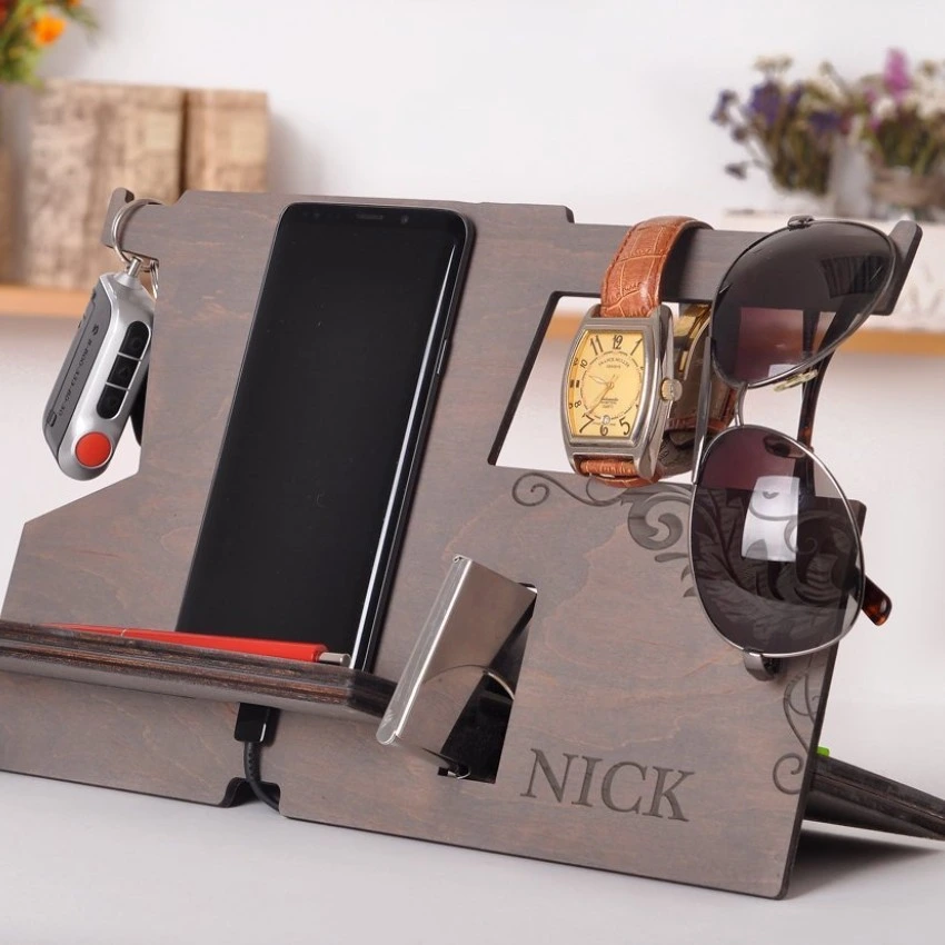 Kişiye Özel - Ahşap Telefon ve Aksesuar Standı Nick Tasarım