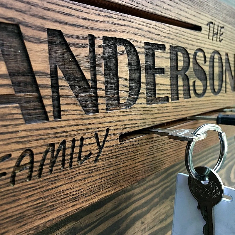 Kişiye Özel - Ahşap Kapı Yanı Anahtarlık Anderson Tasarım