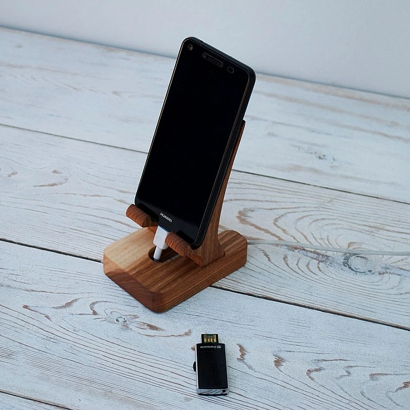 Kişiye Özel - Ahşap Masaüstü Telefon Standı