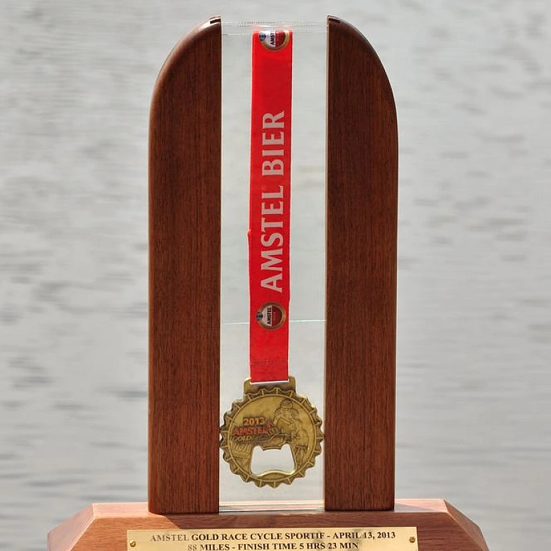 Kişiye Özel - Ahşap Madalyon Tutucu Standı Elips Tasarım