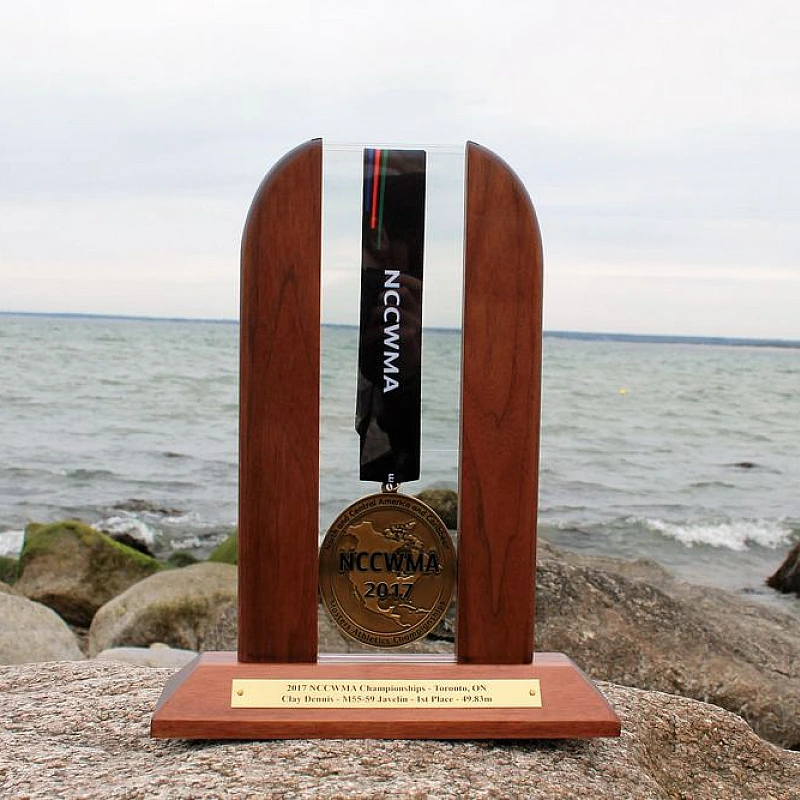 Kişiye Özel - Ahşap Madalyon Tutucu Standı Elips Tasarım