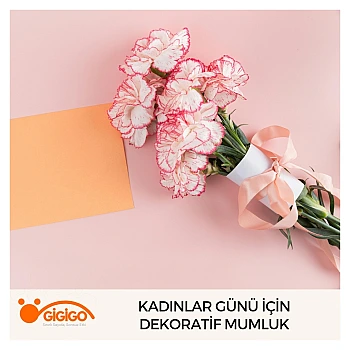 Kadınlar Günü İçin Dekoratif Mumluk