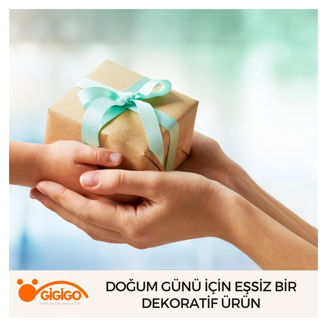 doğum Günü İçin Şık Dekoratif Hediye Önerisi: Cam Ve Ahşap Detaylı Mumluk