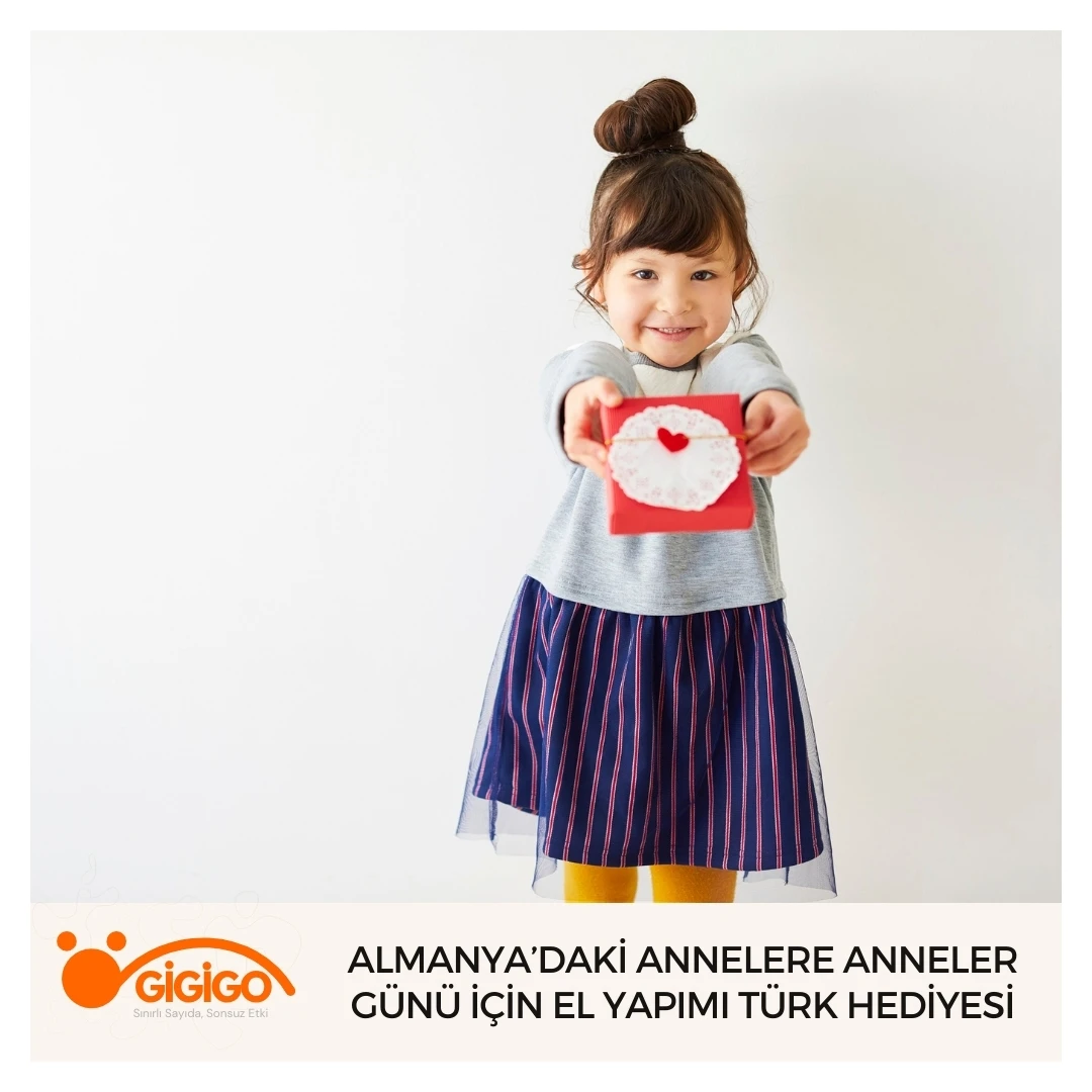 el Yapımı Anneler Günü Hediyesi Vazosu